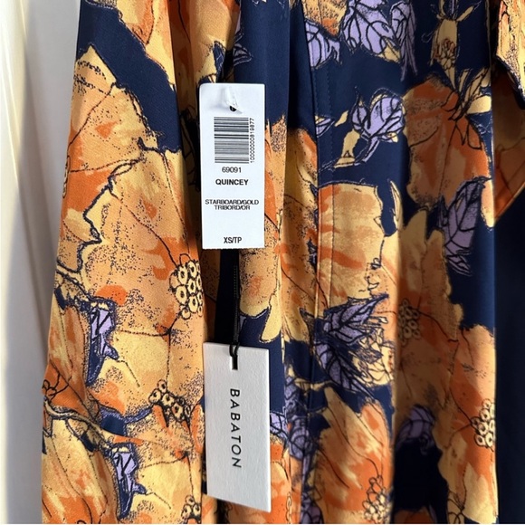 Aritzia Babaton “Quincey” floral trench coat size XS - Picture 4 of 5